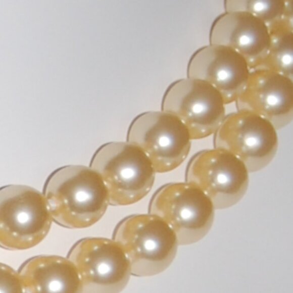 NWOT Vintage 1999 Monet Mother of Pearl Necklace, 31" Long - Picture 8 of 12